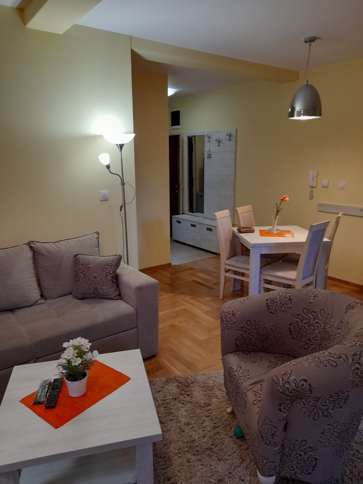 Golden Pine fotografija 24