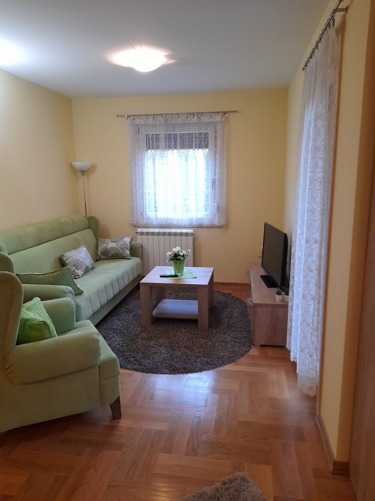 Golden Pine fotografija 35